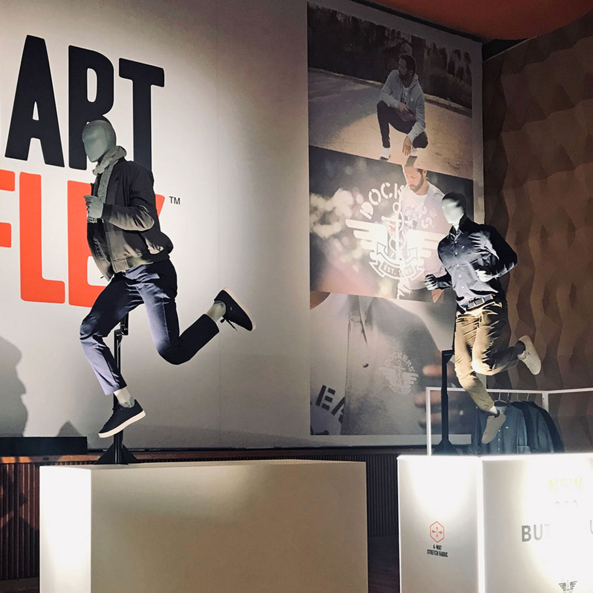 Running Mannequin Gallery Image